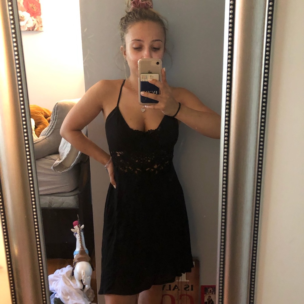 ❌ SOLD ❌ Missguided Crochet Insert Dress - Picture 1 of 3